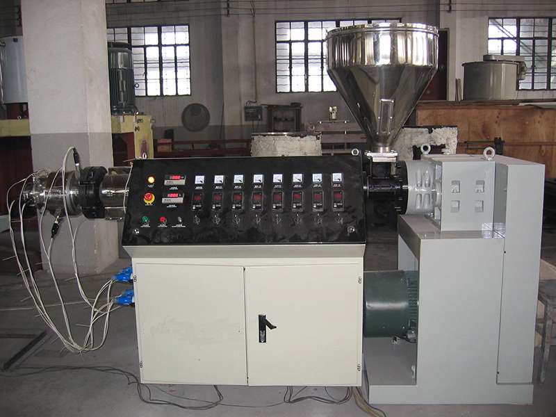 Quae potentia Chiller facit 60KG extruder par?